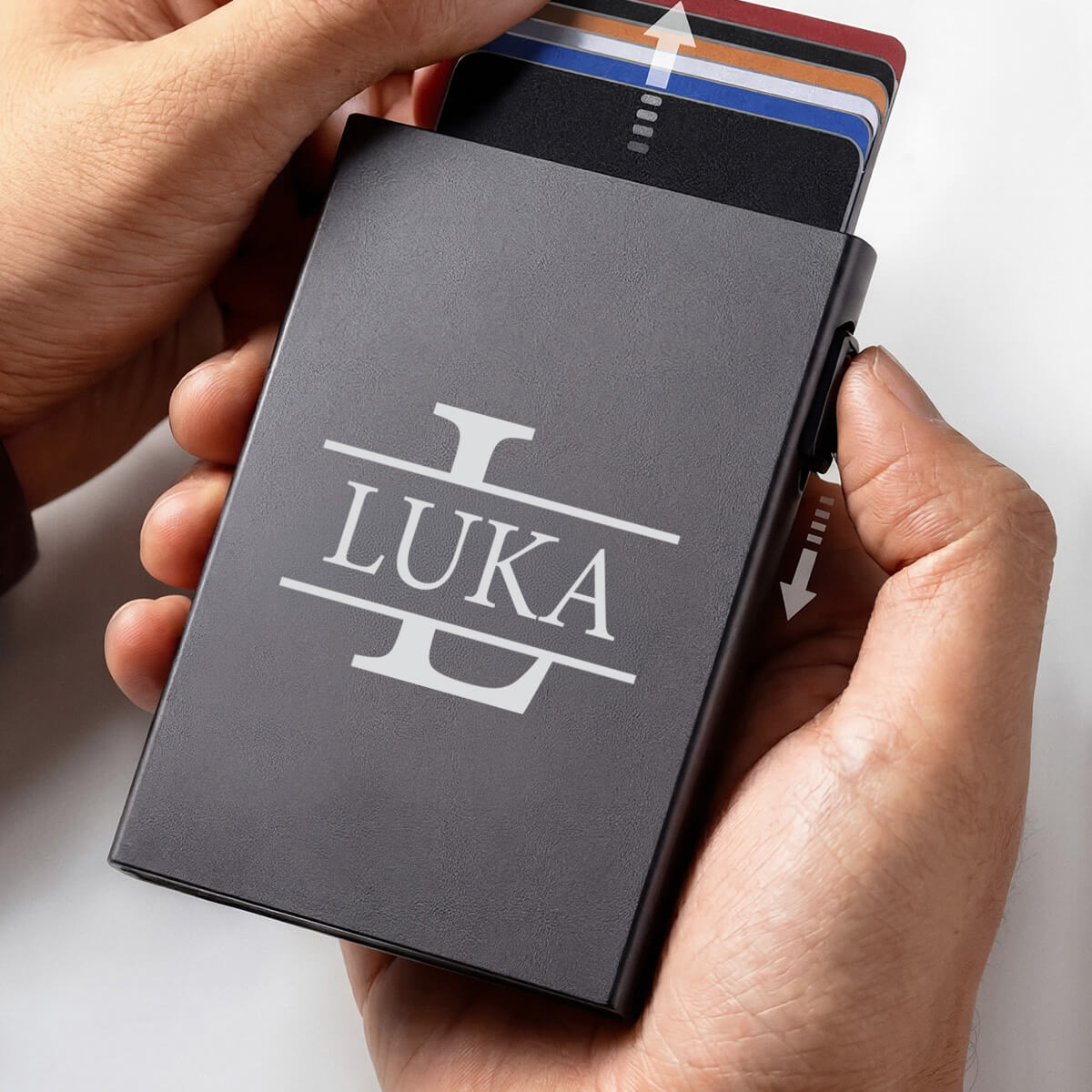 Personaliziran etui za kartice iz aluminija